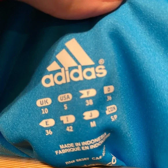 Adidas sleeveless tank - Picture 3 of 6